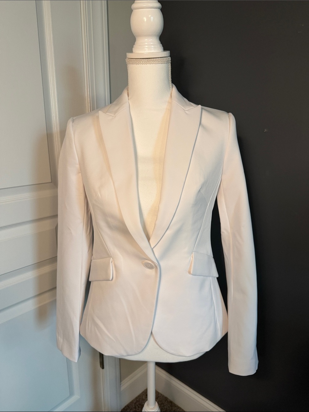 NWT - Express Women's White Single-Button Tailored Blazer